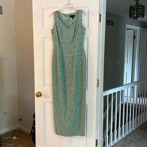 The most amazing gorgeous couture Carmen Marc Valvo beaded 👗 Dress!